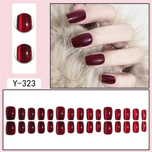 Raudonos katės akių trumpų kvadratų padirbtų nagų